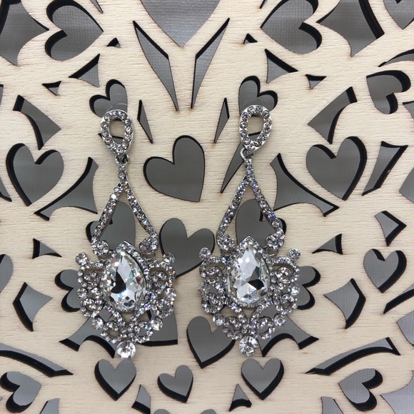 Silver formal Crystal Earrings - Picture 4 of 7